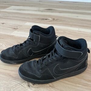 Little Boys Nike Hightop size 3Y